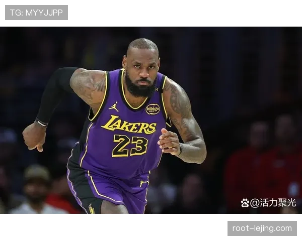 湖人背靠背作战体能分配策略，詹姆斯末节发力模式成效显著